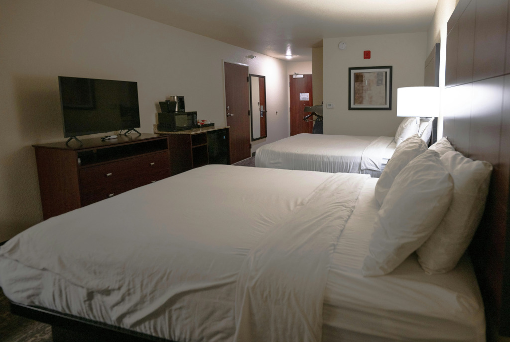 Cobblestone Hotel & Suites - Lamar