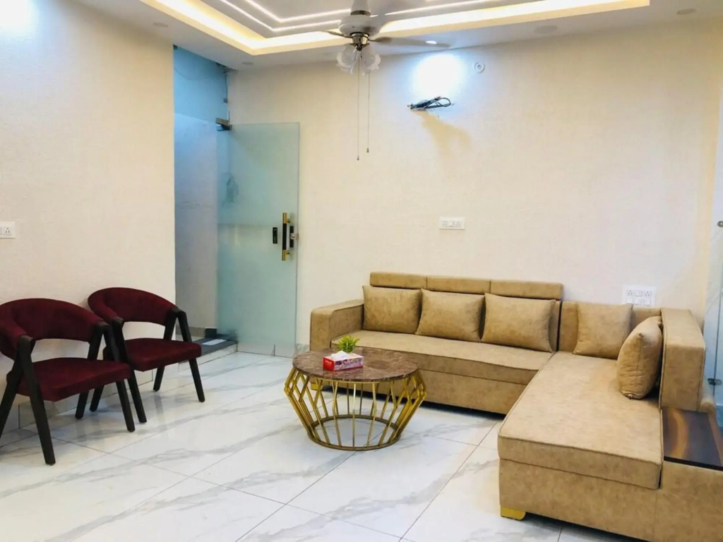 Trinetra Guest House