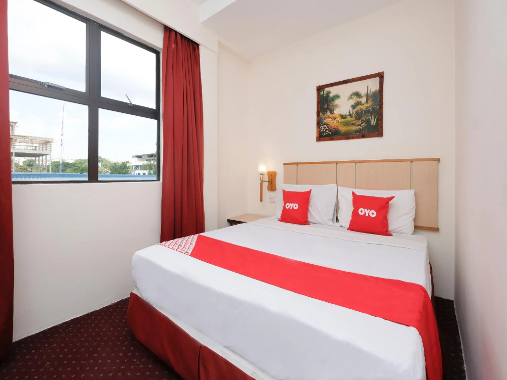 OYO 89968 Sri Sutra Hotel