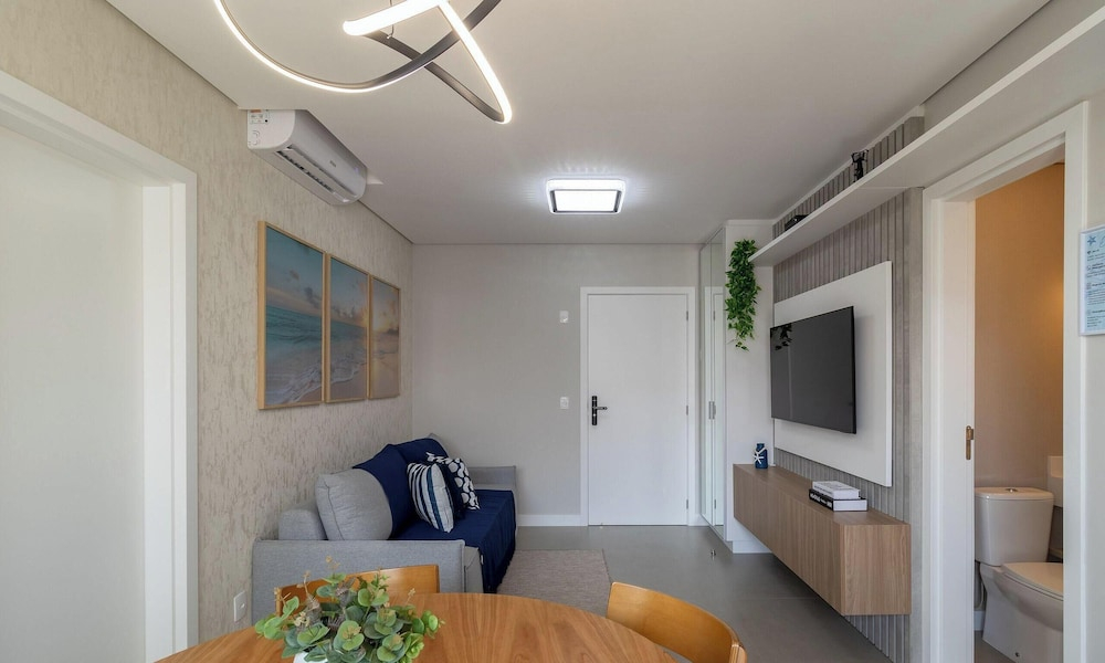 Modern Apartment Near the Beach! - Atc0301