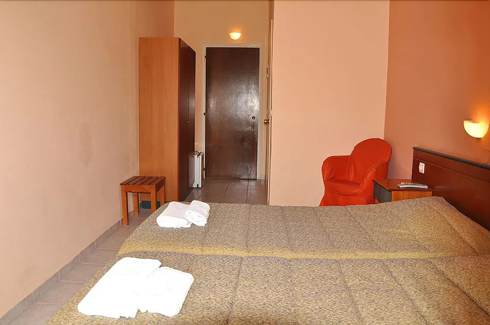 Hotel Pyrros