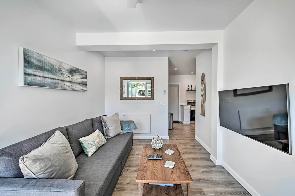Stylish San Diego Apartment w/ Smart TV!