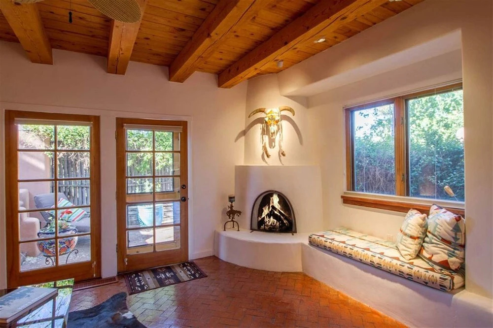 Serenidad - Delightful Vacation Home, Walk to The Plaza and Canyon Rd
