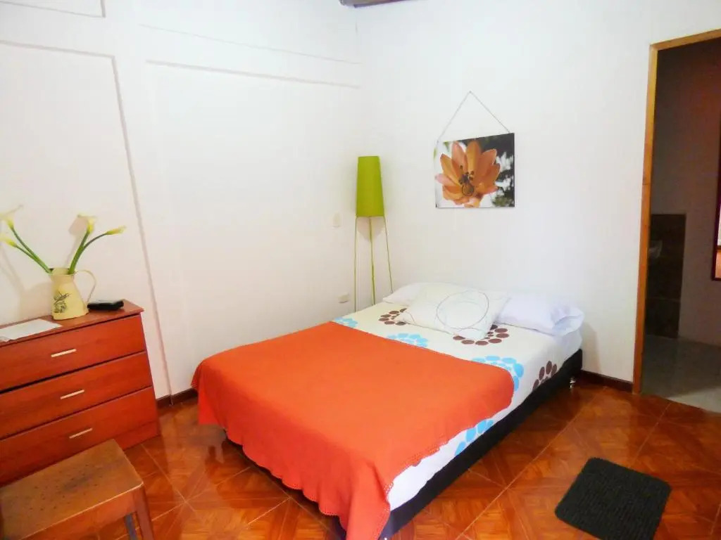 Hotel Kantarrana Urbana Jardin