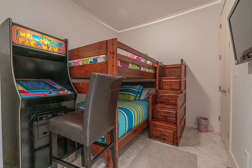 High Seas 3 Bedroom Condo