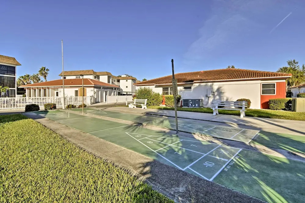Walk to Beach: Condo w/ Pool & Patio In Sarasota!