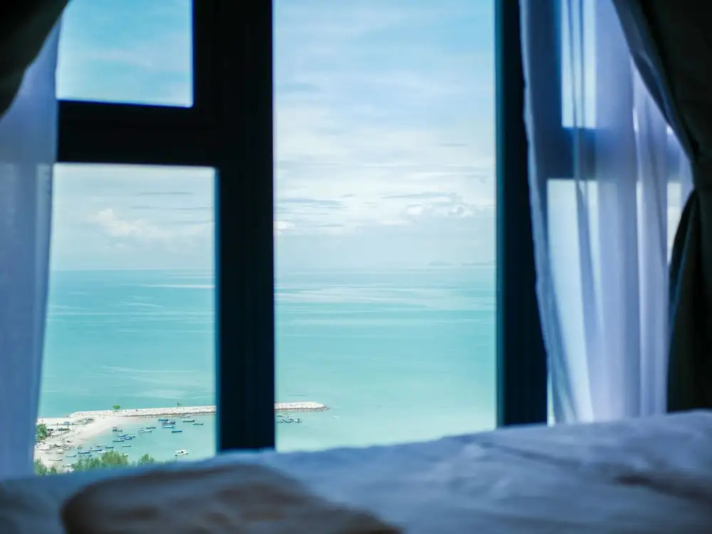 Luxury Seaview Family Suite by Little Cabin