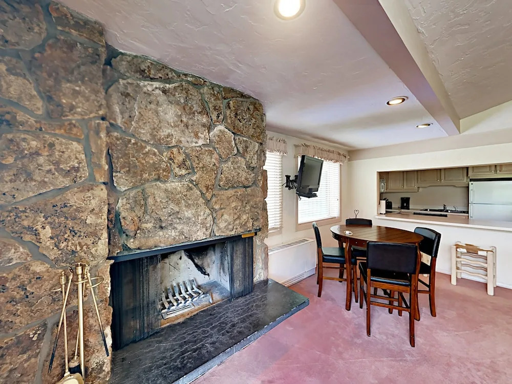 Snowmass Condo Near Treehouse Ski School by RedAwning