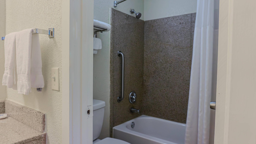 Rodeway Inn & Suites Fort Jackson