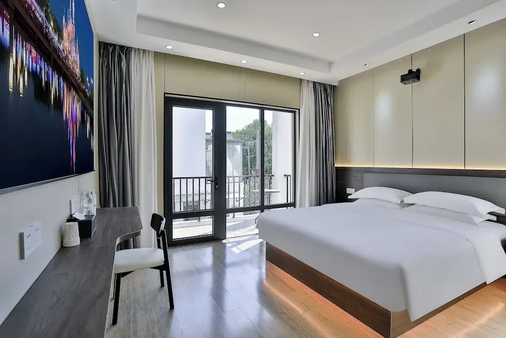 Yinshu Lunasvilla Courtyard Garden Resort Hotel