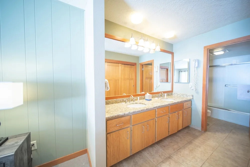 Lenawee 1738 by SummitCove Vacation Lodging