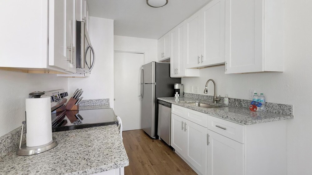 Landing Apartments Near CVC