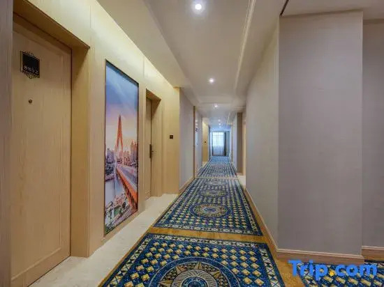 Vista Harbour Internation Hotel