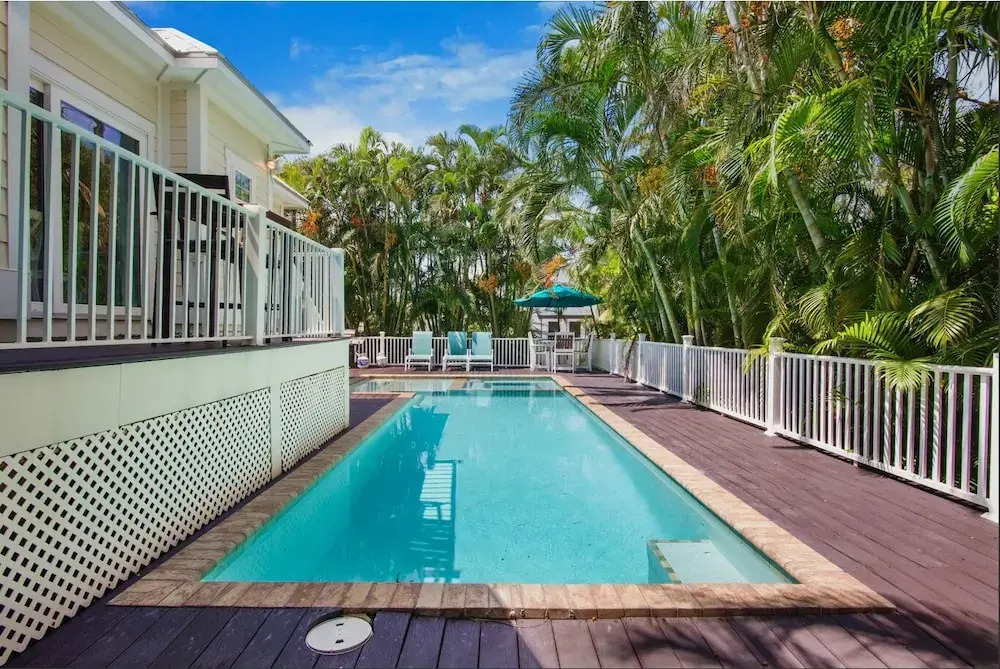 Fanta Sea 4 Bedroom Home by RedAwning