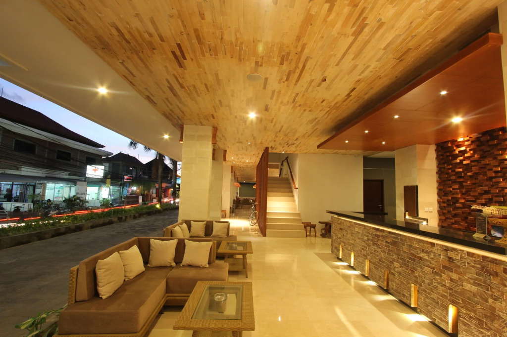 Grand La Walon Hotel