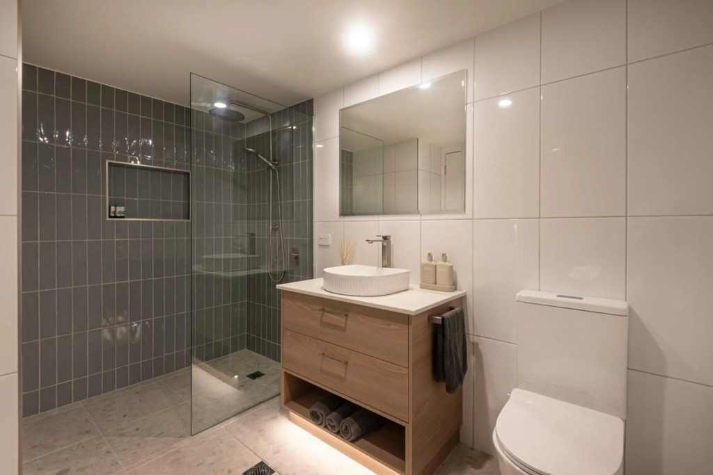 Lagoon Beachfront Lodge 006 on Hamilton Island by HamoRent