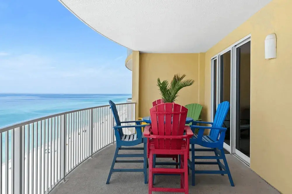 Beachfront Access, 2 Pools, Beach Service w/ Chairs Emerald Isle Resort 1308