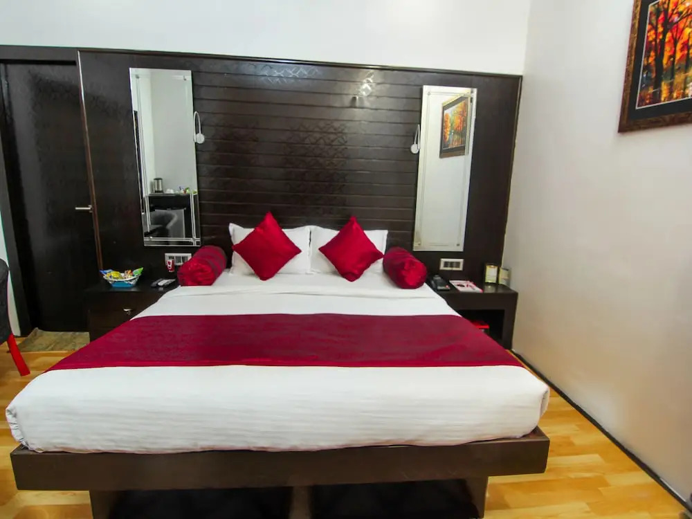 OYO 9242 Le-Leisure Hotel