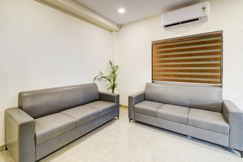 Super Townhouse OAK Owaisi Hospital Mailardevpally Formerly Tolkanti Arc
