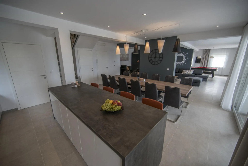 D in Postira with 7 bedrooms and 7 bathrooms