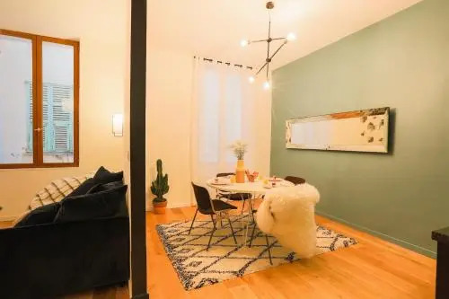 Private Apartment 2 -Old Town
