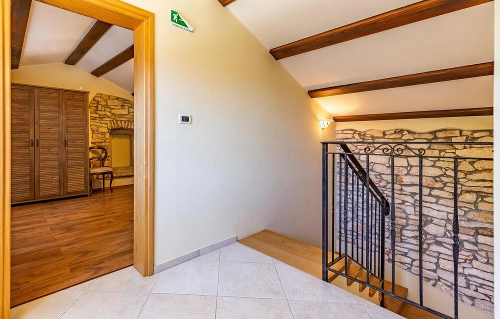 4 Bedroom Pet Friendly Home In Medulin
