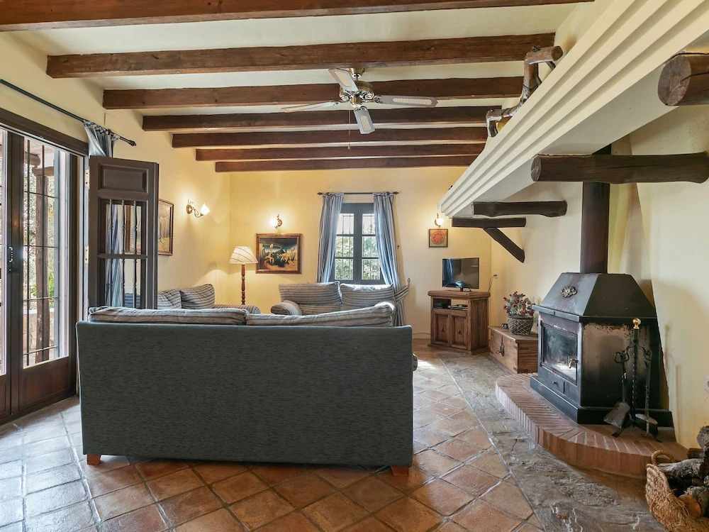 Cottage in Antequera with Pool near El Torcal
