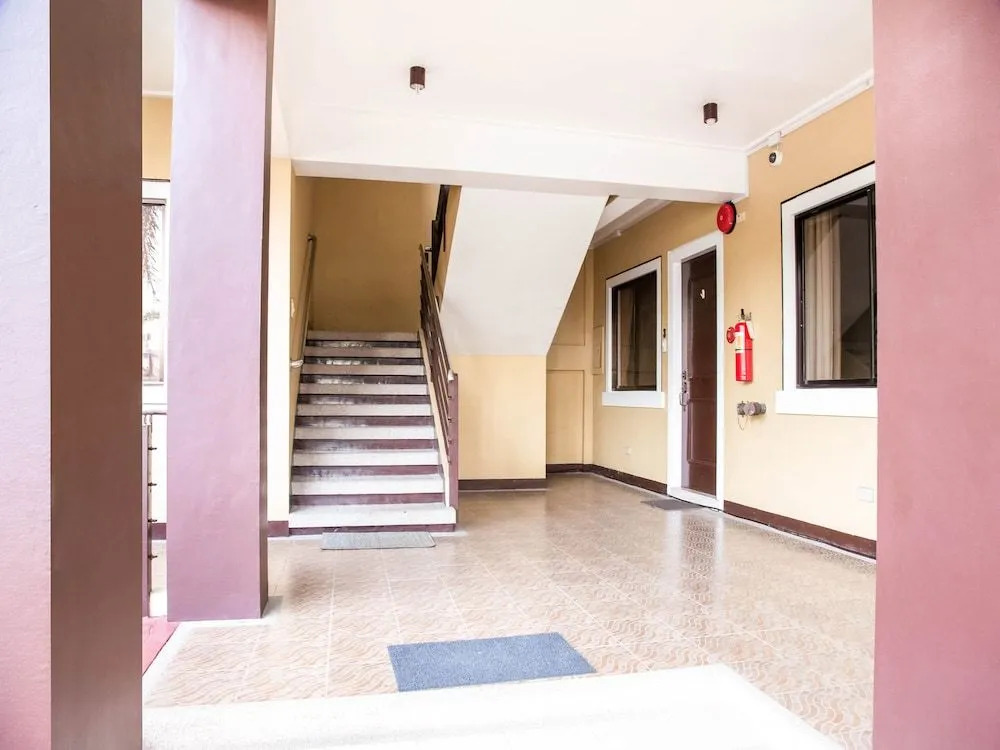 Oyo 211 las Palmeras Apartelle