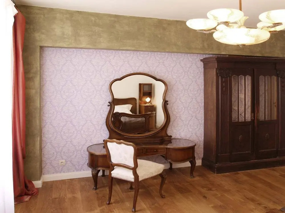 Hotel Lux