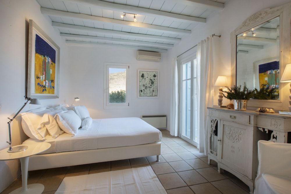 Villa Aerie - Sweeping Sea Views, Eclectic Style by Villarentalsgr