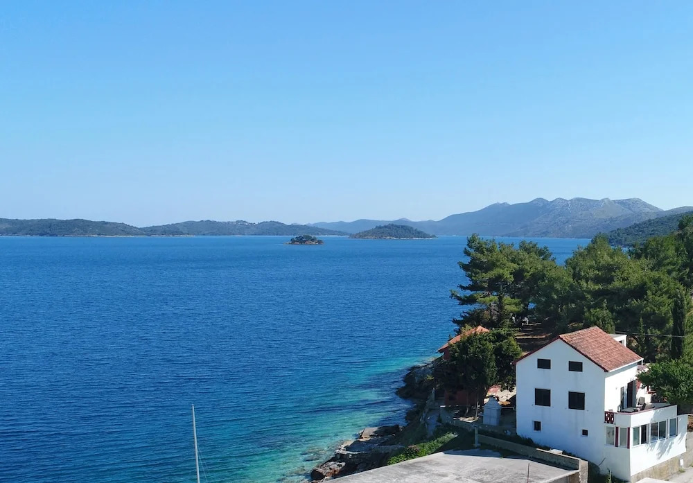 Apartment Located Directly on the Seaside, With Stunning Views and Seasight