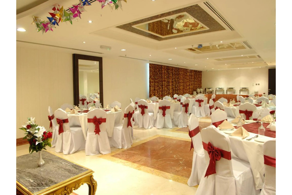 Отель Sharjah Palace Hotel