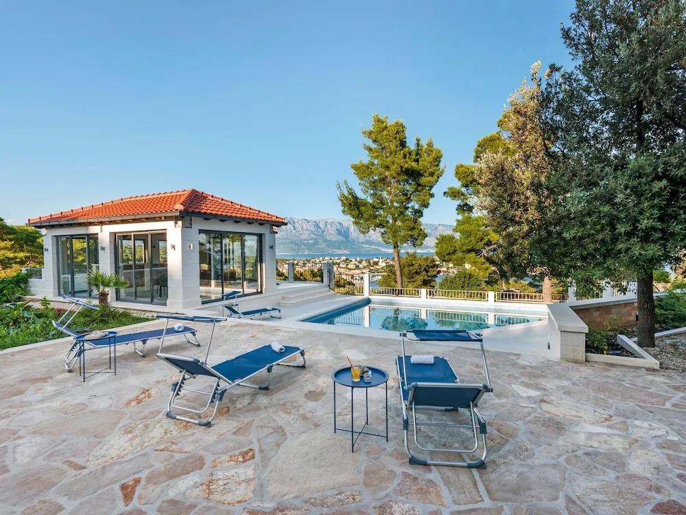 Beautiful Villa in Selca with Private Swimming Pool