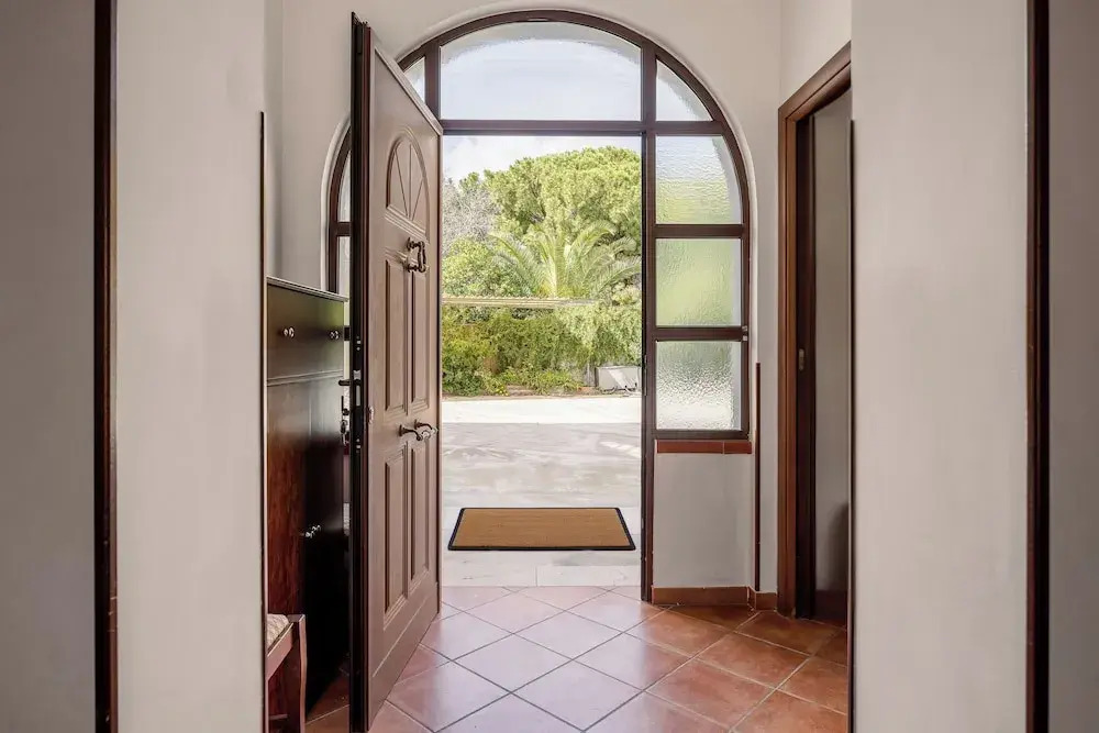 VFH The Castle Bay apartment and terrace