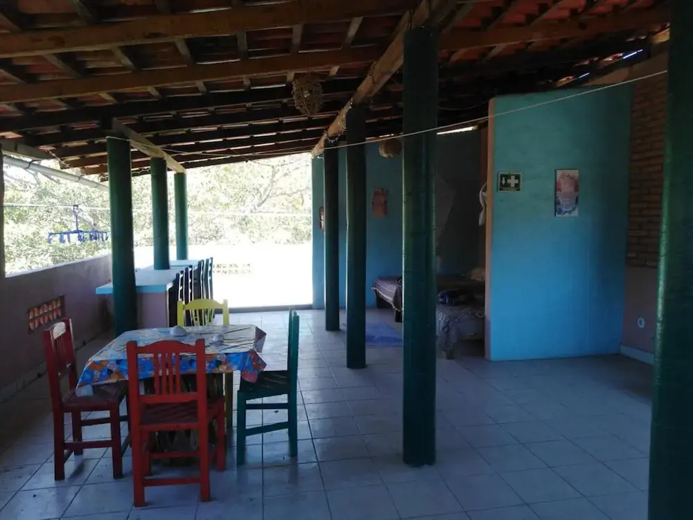 Bohemian Rustic 2-floor Suite, Walk to Plaza/beach