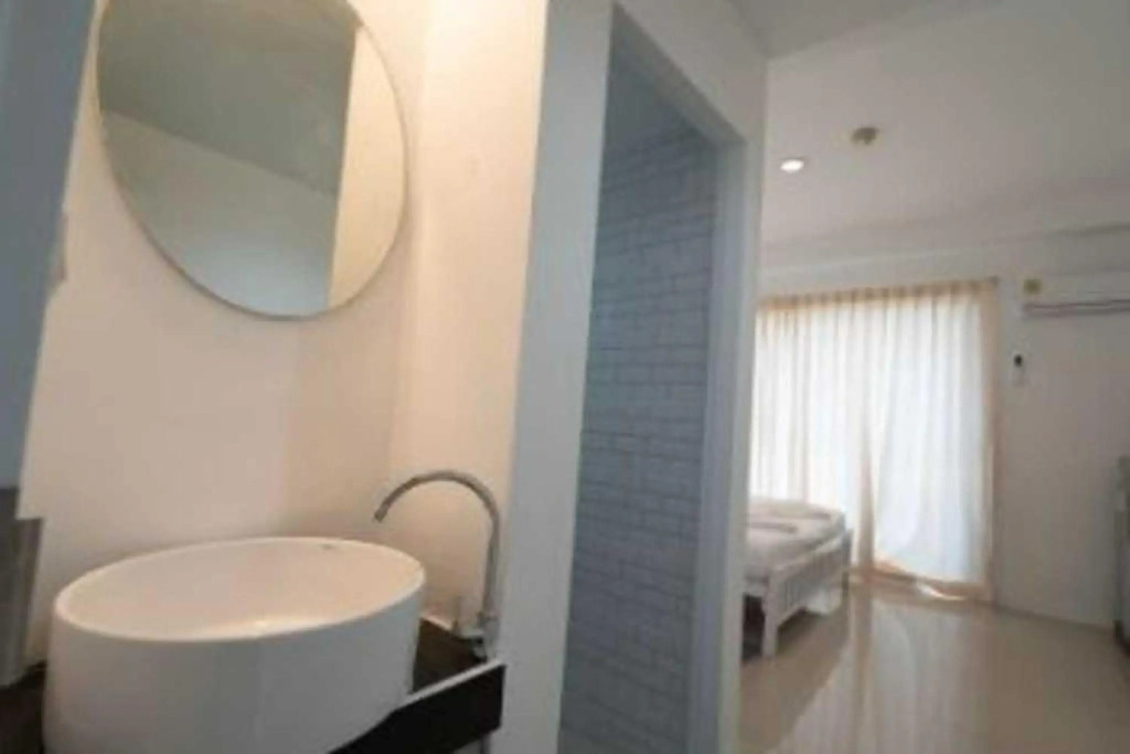RQ Bangkok Sukhumvit 50 by Collection O