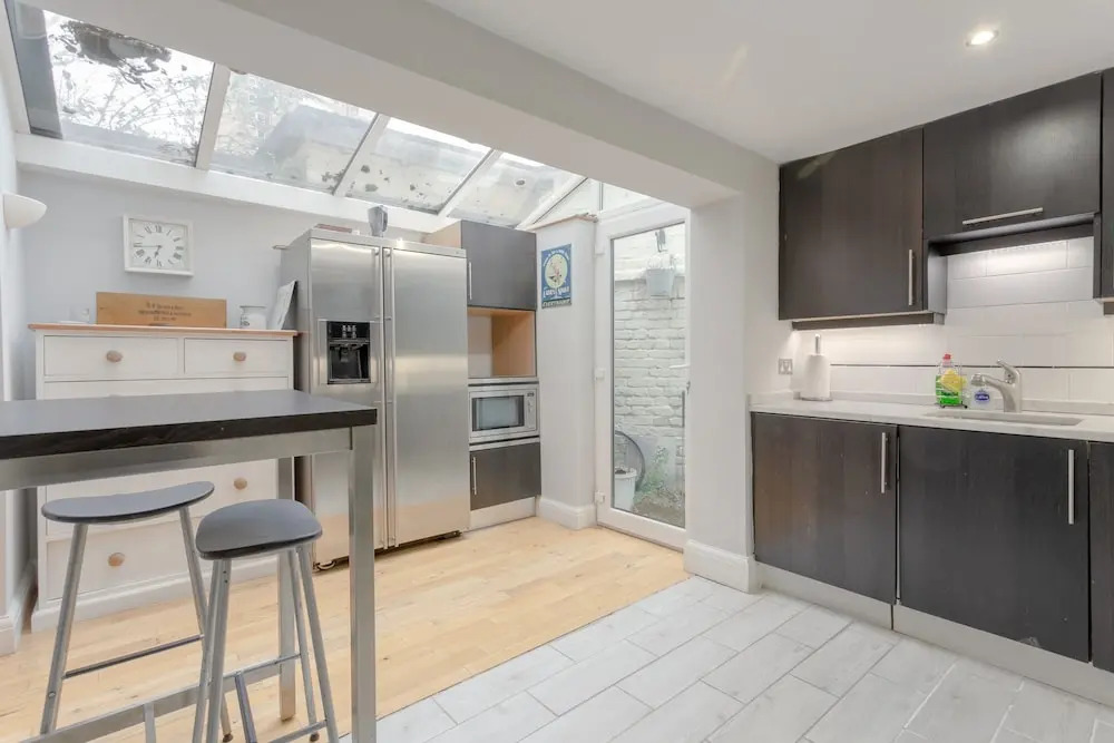 Stunning 2 Bedroom 2 Storey House in Battersea