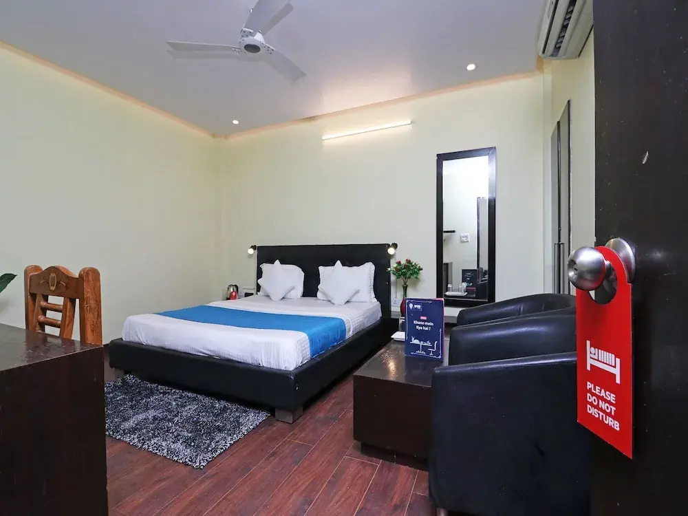 OYO 10666 Hotel Star