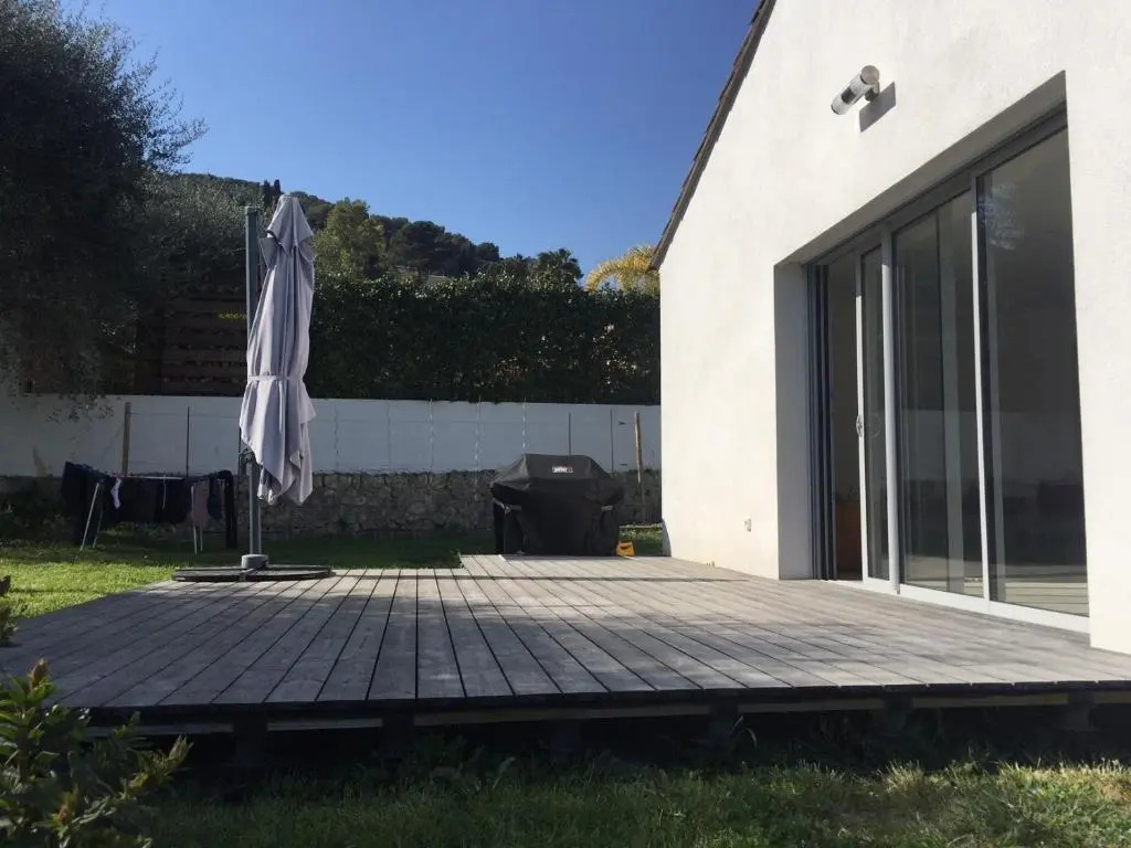 Maison calme, climatisation, piscine et barbecue