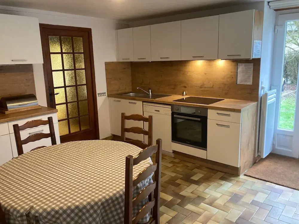 Spacious Holiday Home Near Omaha Beach