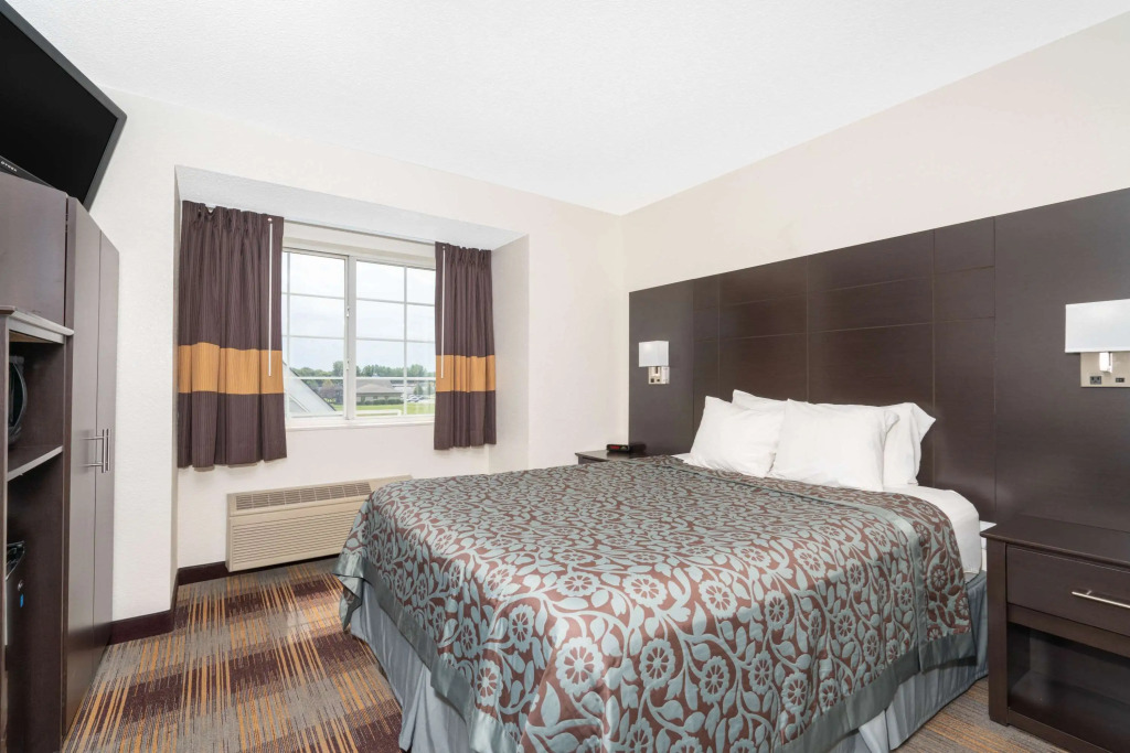 Days Inn by Wyndham Faribault