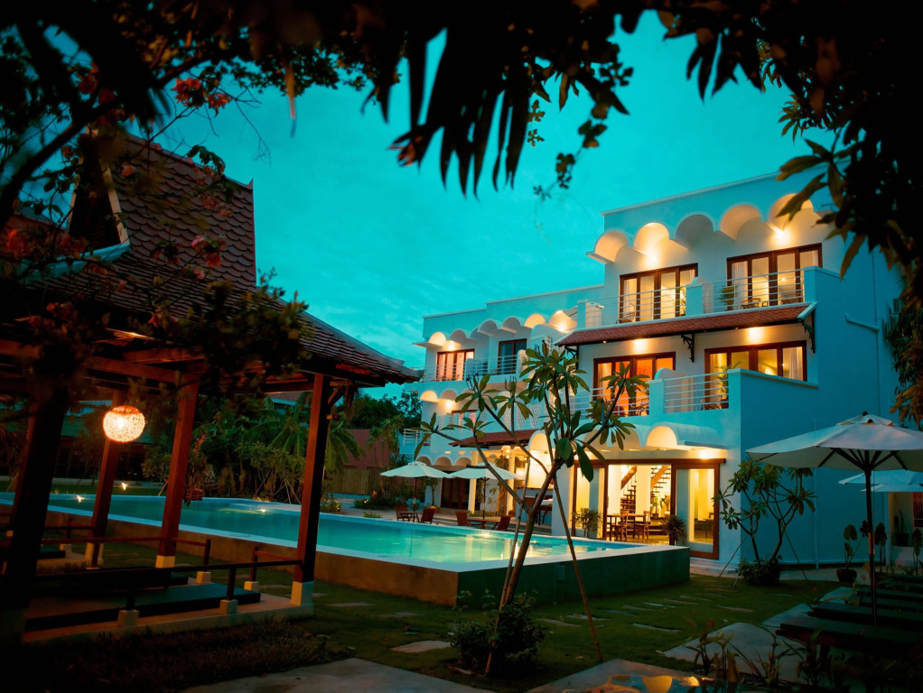 iRoHa Garden Hotel & Resort