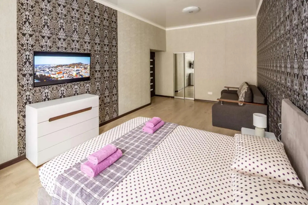 Apartment with 2 bedrooms near Opera House Gorodotska Street