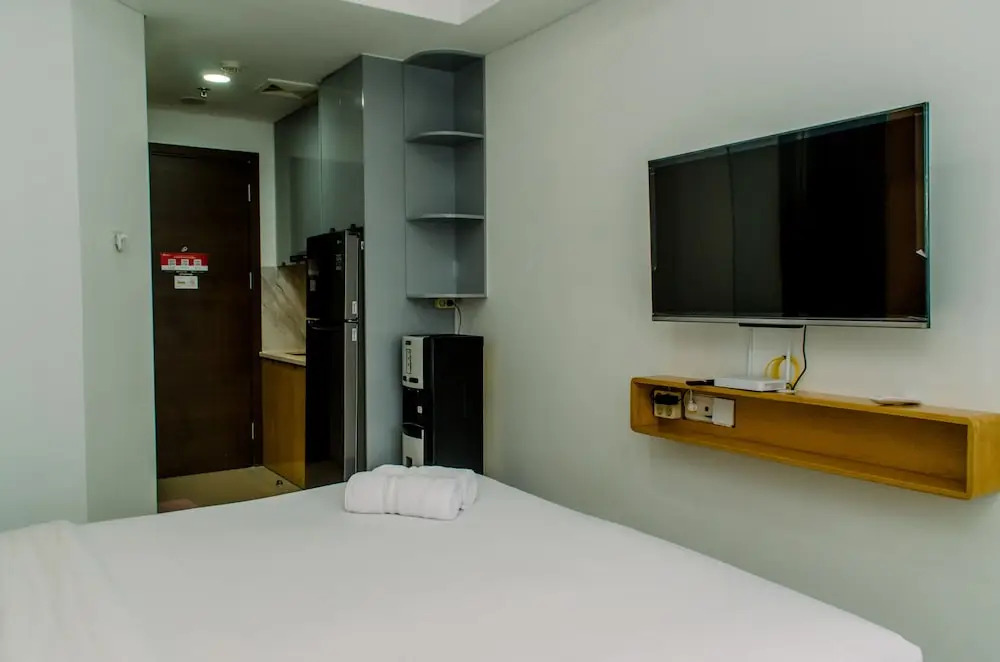 Nice and Elegant Studio near Campus at Pacific Garden Alam Sutera Apartment By Travelio