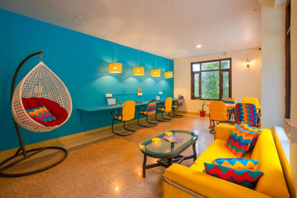 goSTOPS Mukteshwar - Private Rooms and Dorms