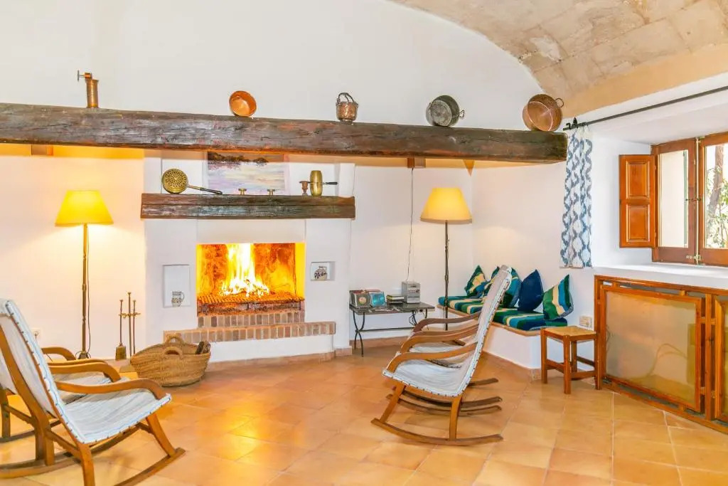 Historic House in Mallorca Up To 12 Guests