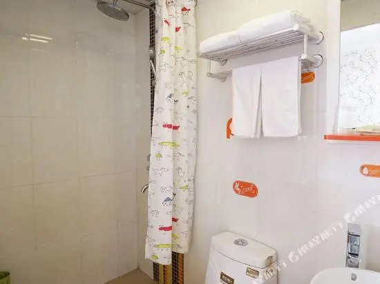 Pod Inn (Shanghai North the Bund Dongbaoxing Road Metro Station)