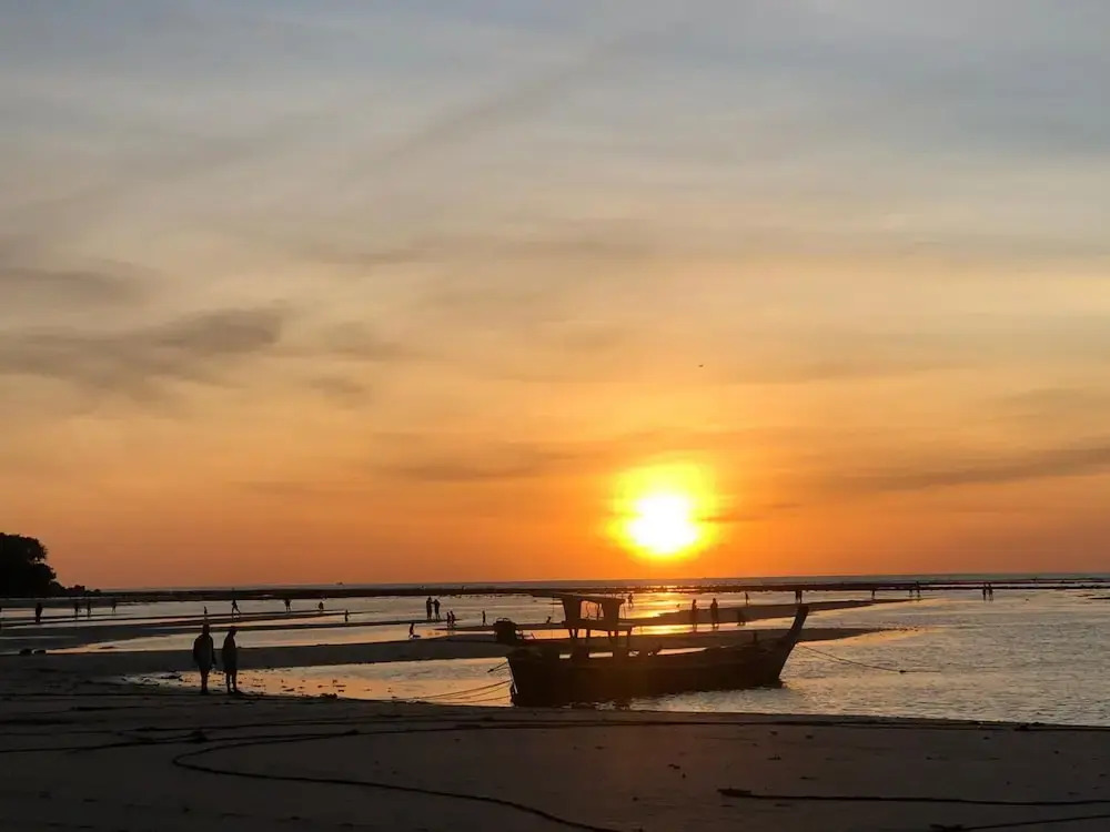 Dang Sea Beach Resort - SHA