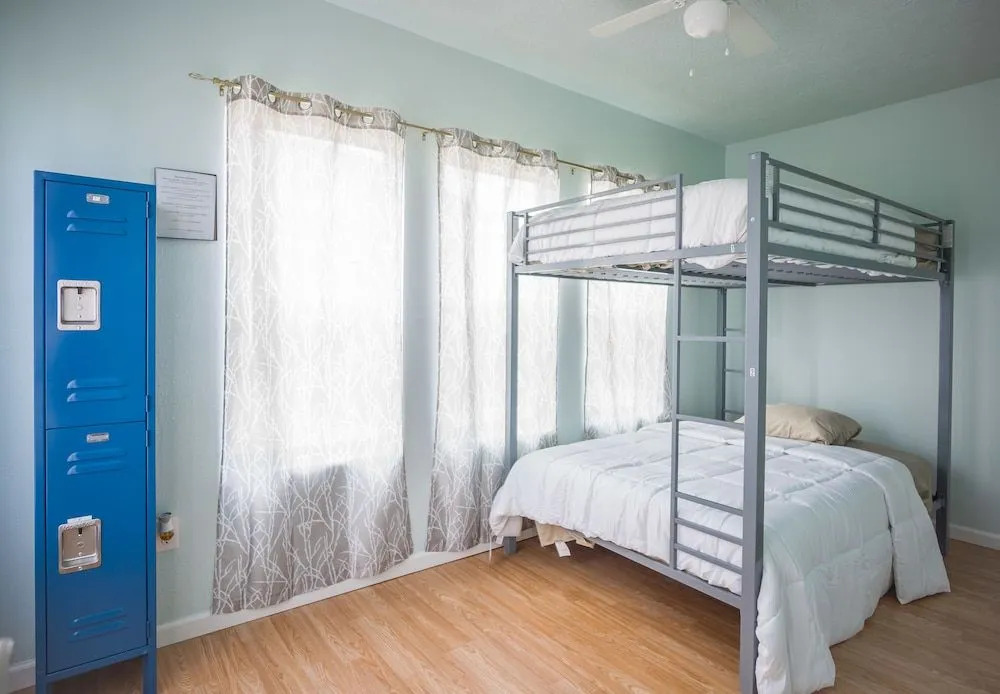Wanderstay Houston Hostel
