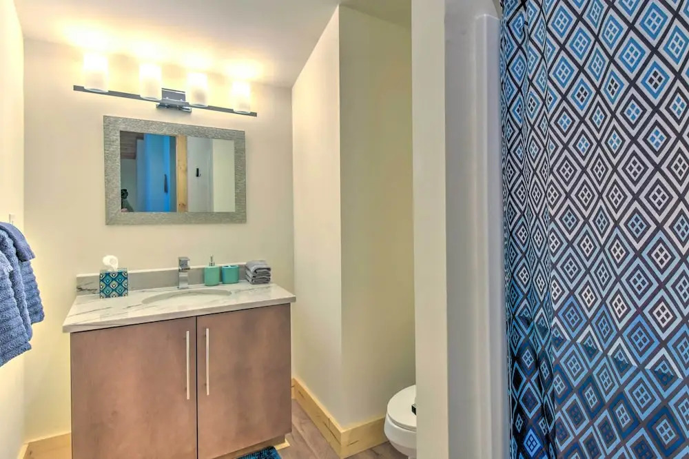 New Construction With Modern Design & Hot Tub!